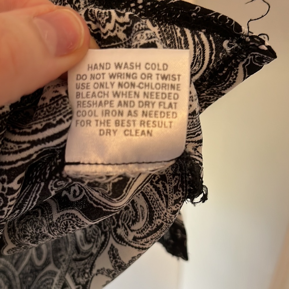 Pink Rose Pattern Tank Top - Picture 5 of 8